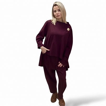 Σετ ασύμμετρη μπλούζα με καρφίτσα και παντελόνι baggy Bordeaux